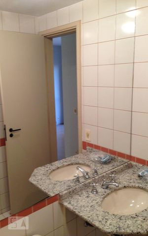 Apartamento para alugar com 66m², 2 quartos e 1 vaga