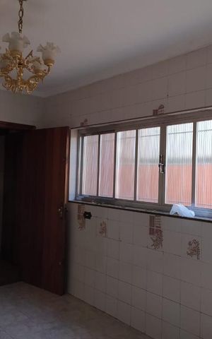 Casa à venda com 250m², 4 quartos e 2 vagas Casa à venda com 250m², 4 quartos e 2 vagasCopa