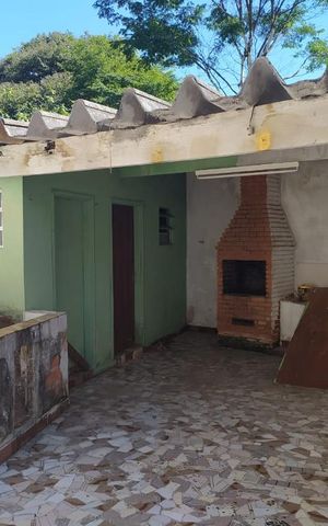 Casa à venda com 250m², 4 quartos e 2 vagas Casa à venda com 250m², 4 quartos e 2 vagasÁrea de Churrasqueira