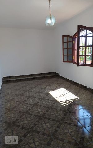 Casa à venda com 250m², 4 quartos e 2 vagas Casa à venda com 250m², 4 quartos e 2 vagasSuíte 2