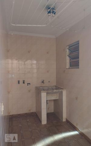 Casa à venda com 250m², 4 quartos e 2 vagas Casa à venda com 250m², 4 quartos e 2 vagasÁrea de Serviço