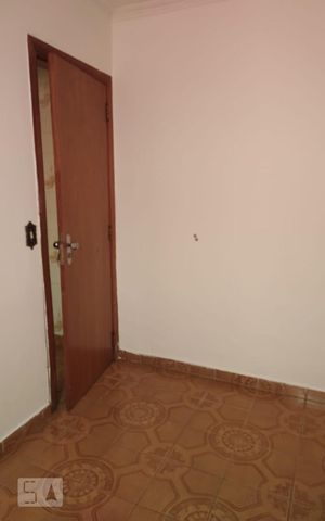 Casa à venda com 250m², 4 quartos e 2 vagas Casa à venda com 250m², 4 quartos e 2 vagasQuarto 5