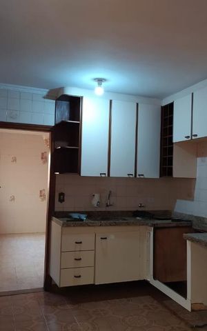 Casa à venda com 250m², 4 quartos e 2 vagas Casa à venda com 250m², 4 quartos e 2 vagasCozinha