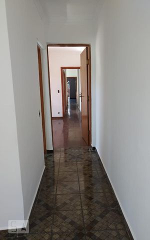 Casa à venda com 250m², 4 quartos e 2 vagas Casa à venda com 250m², 4 quartos e 2 vagasSuíte 2