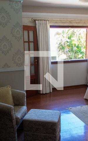 Casa à venda com 600m², 4 quartos e 6 vagas Casa à venda com 600m², 4 quartos e 6 vagasQuarto 3