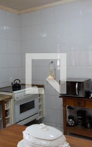 Casa à venda com 600m², 4 quartos e 6 vagas Casa à venda com 600m², 4 quartos e 6 vagasCozinha