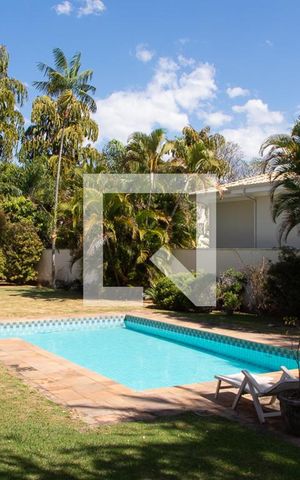 Casa à venda com 600m², 4 quartos e 6 vagas Casa à venda com 600m², 4 quartos e 6 vagasÁrea Externa