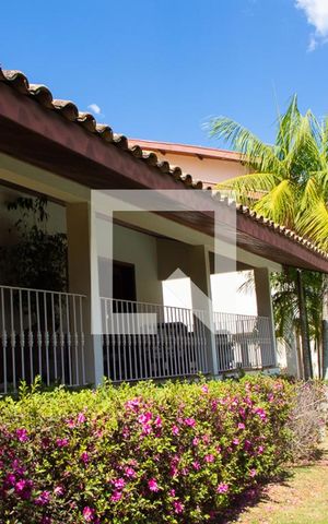 Casa à venda com 600m², 4 quartos e 6 vagas Casa à venda com 600m², 4 quartos e 6 vagasÁrea Externa