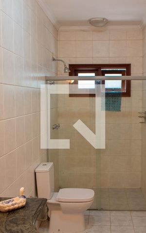 Casa à venda com 600m², 4 quartos e 6 vagas Casa à venda com 600m², 4 quartos e 6 vagasBanheiro Social