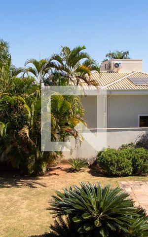 Casa à venda com 600m², 4 quartos e 6 vagas Casa à venda com 600m², 4 quartos e 6 vagasVista do Quarto 3