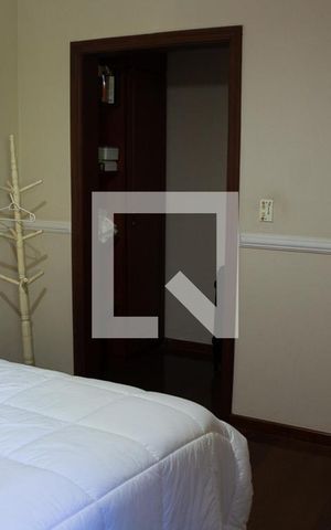 Casa à venda com 600m², 4 quartos e 6 vagas Casa à venda com 600m², 4 quartos e 6 vagasQuarto 4