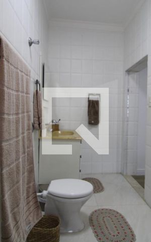 Casa à venda com 300m², 4 quartos e 3 vagasBanheiro da suíte