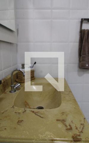 Casa à venda com 300m², 4 quartos e 3 vagasPia banheiro da suíte