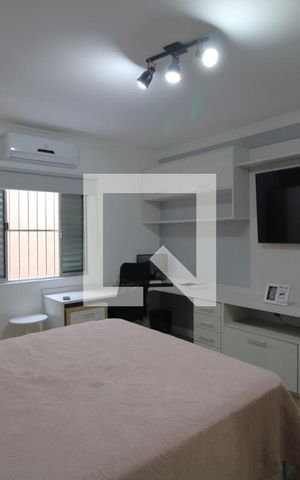 Casa à venda com 300m², 4 quartos e 3 vagasSuíte porta com fechadura digital