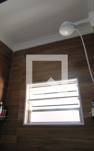 Casa à venda com 300m², 4 quartos e 3 vagasChuveiro banheiro da suíte