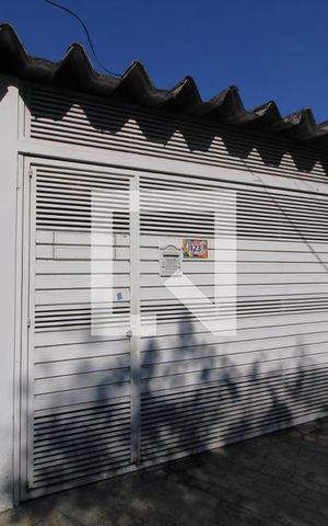 Casa à venda com 300m², 4 quartos e 3 vagasFachada