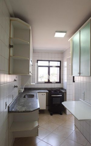 Apartamento à venda com 72m², 3 quartos e 2 vagas Apartamento à venda com 72m², 3 quartos e 2 vagasCozinha