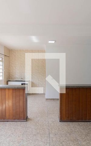Casa para alugar com 55m², 1 quarto e 1 vaga Casa para alugar com 55m², 1 quarto e 1 vagaSala