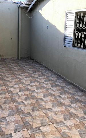 Casa à venda com 200m², 4 quartos e 2 vagas Casa à venda com 200m², 4 quartos e 2 vagasQuintal