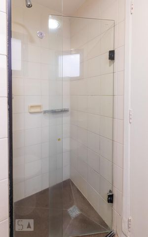 Apartamento à venda com 80m², 2 quartos e 1 vaga Apartamento à venda com 80m², 2 quartos e 1 vagaBanheiro da suíte