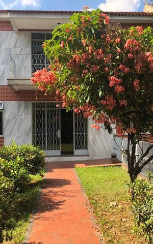 Casa à venda com 416m², 4 quartos e sem vaga