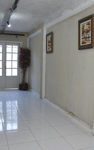 Casa de condomínio à venda com 90m², 2 quartos e sem vagaSala