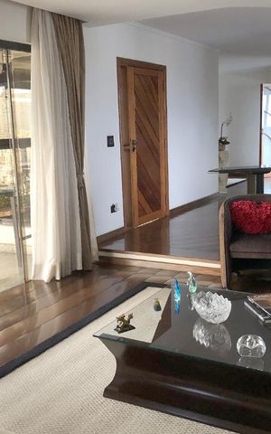 Apartamento à venda com 254m², 4 quartos e 4 vagasSala