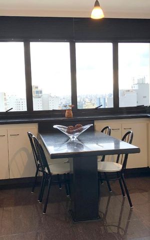 Apartamento à venda com 254m², 4 quartos e 4 vagasCopa