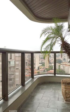 Apartamento à venda com 254m², 4 quartos e 4 vagasSacada
