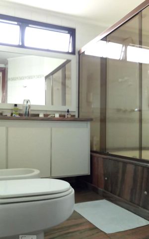 Apartamento à venda com 254m², 4 quartos e 4 vagasBanheiro