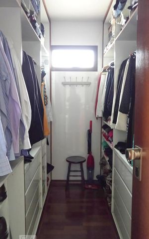 Apartamento à venda com 254m², 4 quartos e 4 vagasQuarto