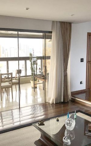 Apartamento à venda com 254m², 4 quartos e 4 vagasSala