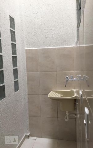 Casa para alugar com 60m², 1 quarto e sem vaga Casa para alugar com 60m², 1 quarto e sem vagaLavanderia