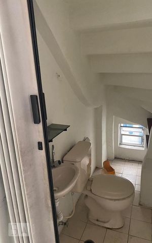 Casa à venda com 229m², 4 quartos e 2 vagas Casa à venda com 229m², 4 quartos e 2 vagasLavabo