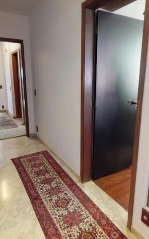Apartamento para alugar com 250m², 4 quartos e 2 vagasCorredor