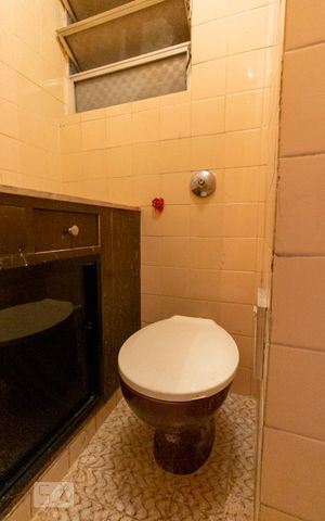 Studio à venda com 45m², 1 quarto e sem vaga Studio à venda com 45m², 1 quarto e sem vagaBanheiro