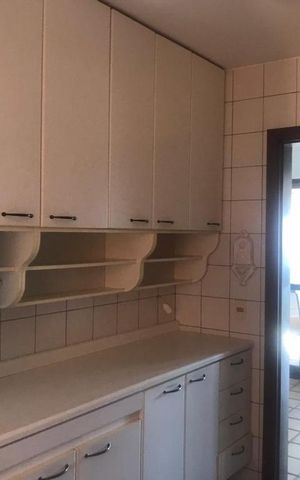 Apartamento à venda com 205m², 3 quartos e 4 vagas Apartamento à venda com 205m², 3 quartos e 4 vagasCozinha