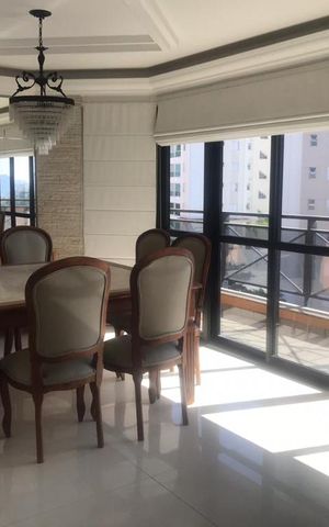 Apartamento à venda com 205m², 3 quartos e 4 vagas Apartamento à venda com 205m², 3 quartos e 4 vagasSala