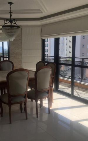 Apartamento à venda com 205m², 3 quartos e 4 vagas Apartamento à venda com 205m², 3 quartos e 4 vagasSala de Estar