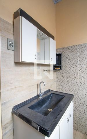 Casa à venda com 180m², 5 quartos e 2 vagas Casa à venda com 180m², 5 quartos e 2 vagasBanheiro