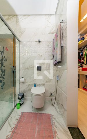 Casa para alugar com 470m², 3 quartos e 5 vagas Casa para alugar com 470m², 3 quartos e 5 vagasBanheiro da Suíte