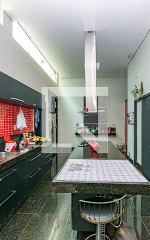 Casa para alugar com 470m², 3 quartos e 5 vagas Casa para alugar com 470m², 3 quartos e 5 vagasCozinha