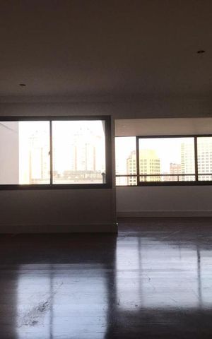 Apartamento à venda com 185m², 4 quartos e 3 vagas Apartamento à venda com 185m², 4 quartos e 3 vagasSala