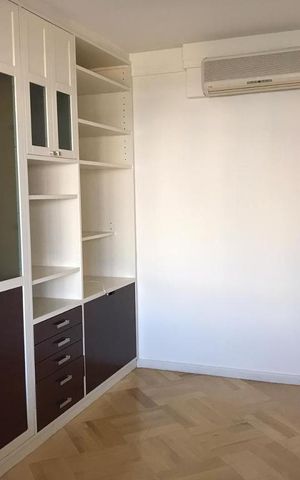 Apartamento à venda com 185m², 4 quartos e 3 vagas Apartamento à venda com 185m², 4 quartos e 3 vagasQuarto-