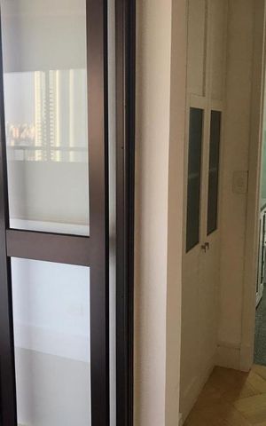 Apartamento à venda com 185m², 4 quartos e 3 vagas Apartamento à venda com 185m², 4 quartos e 3 vagasDetalhe