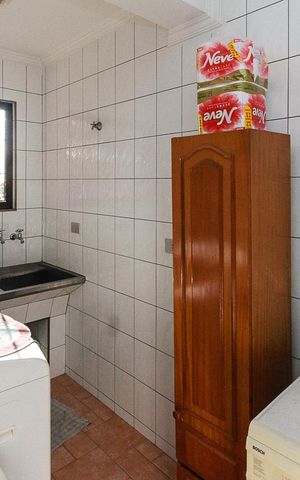 Casa à venda com 280m², 4 quartos e 3 vagas Casa à venda com 280m², 4 quartos e 3 vagasÁrea de Serviço