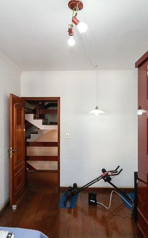 Casa à venda com 280m², 4 quartos e 3 vagas Casa à venda com 280m², 4 quartos e 3 vagasQuarto 02