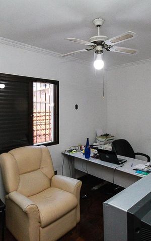 Casa à venda com 280m², 4 quartos e 3 vagas Casa à venda com 280m², 4 quartos e 3 vagasSuite