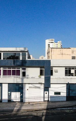 Casa à venda com 280m², 4 quartos e 3 vagas Casa à venda com 280m², 4 quartos e 3 vagasVista
