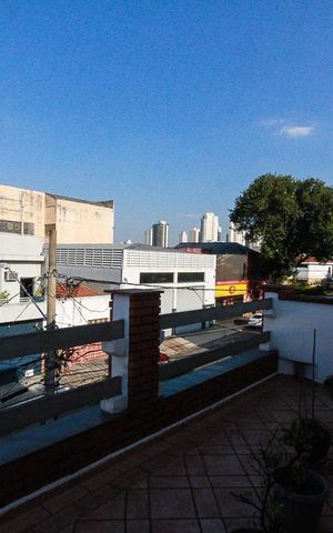 Casa à venda com 280m², 4 quartos e 3 vagas Casa à venda com 280m², 4 quartos e 3 vagasSacada
